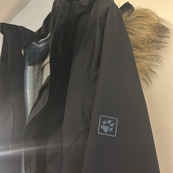 ❄️Jack Wolfskin winter coat in navy❄️ - Picture 3 of 12